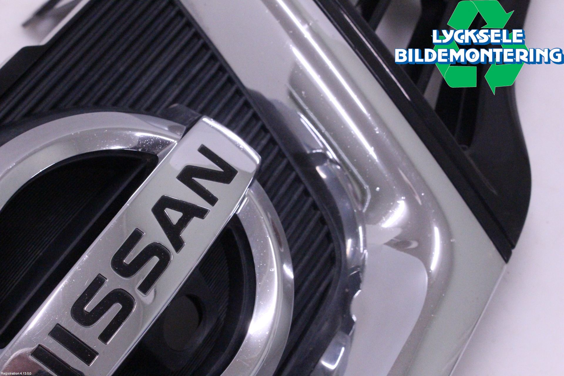 Nissan QASHQAI+2  10-14 Grill Komp