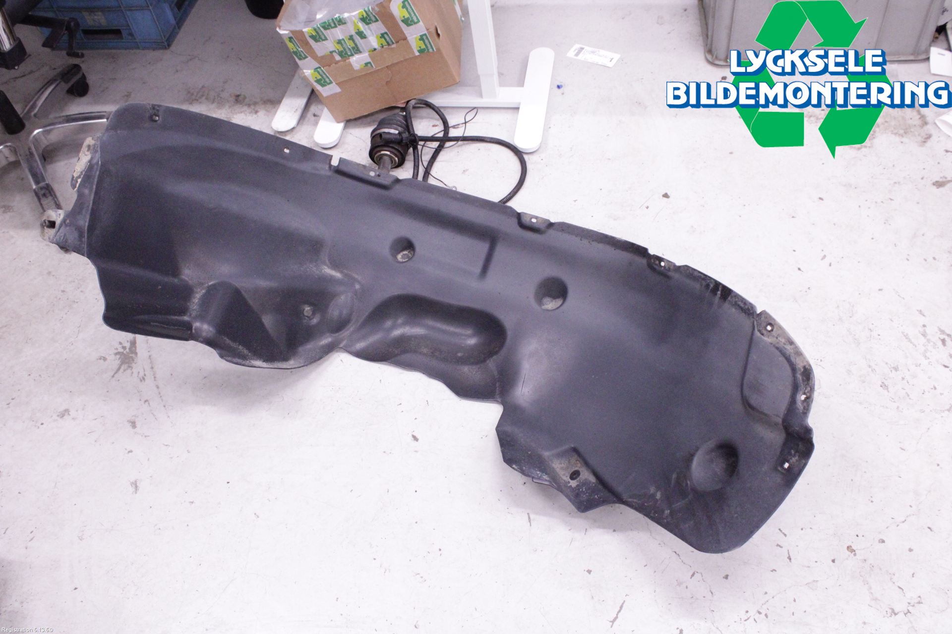 Volkswagen VW AMAROK 2H 10-22 Skärm Inner