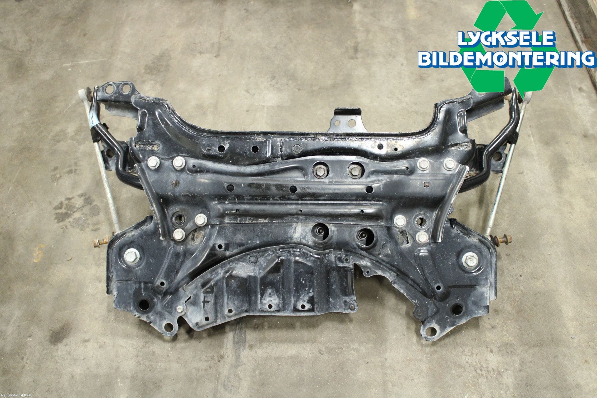 Toyota RAV4 13-18 Framvagnsbalk