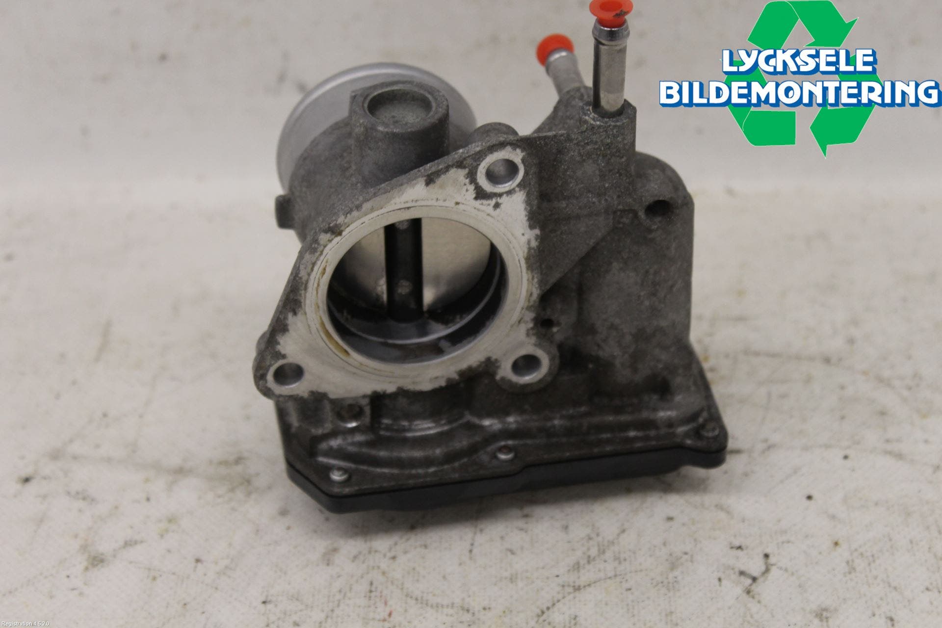 Toyota YARIS XP130 12-14 Injspjällhus