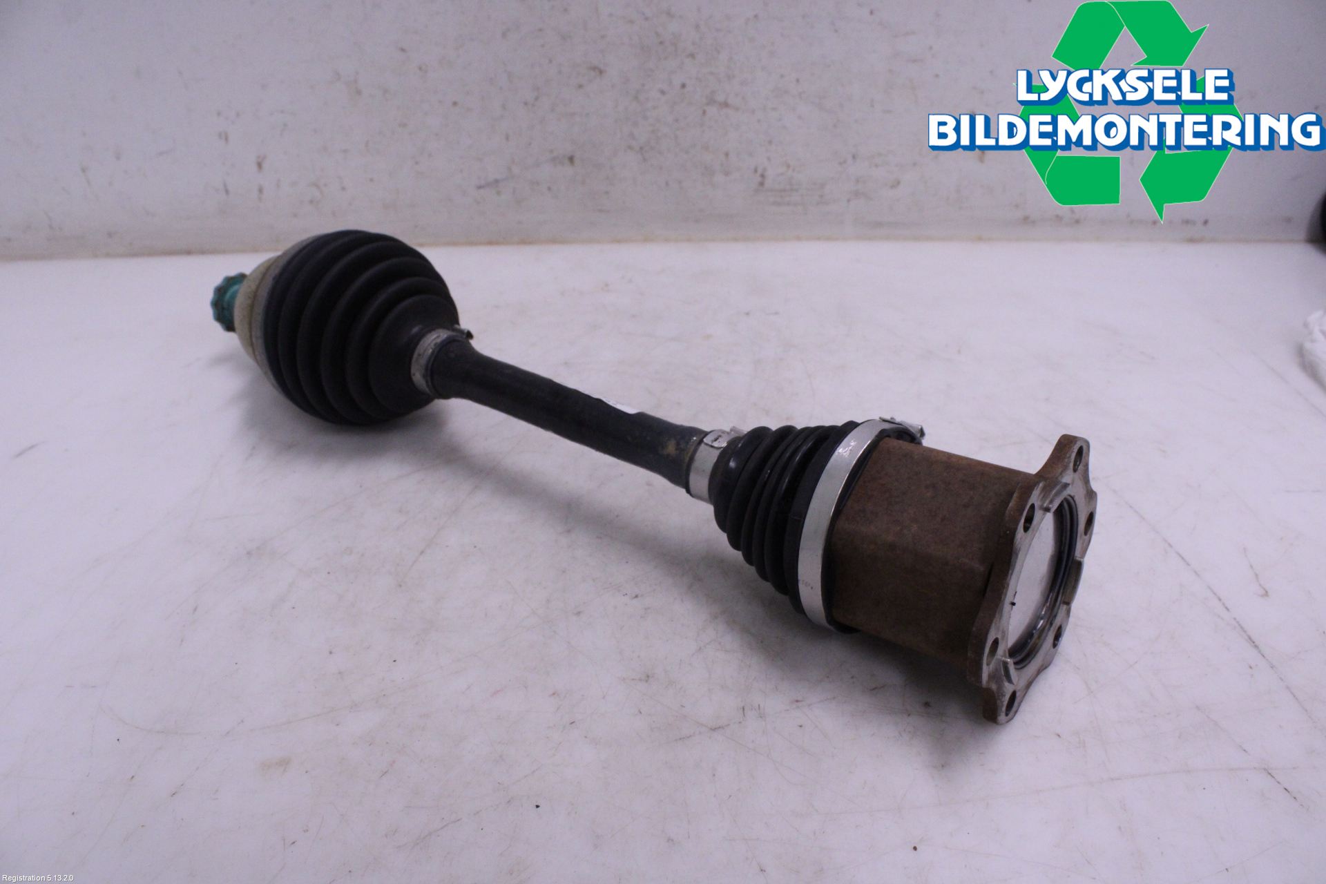 Volkswagen VW T-CROSS 19- Drivaxel Fram Vänster