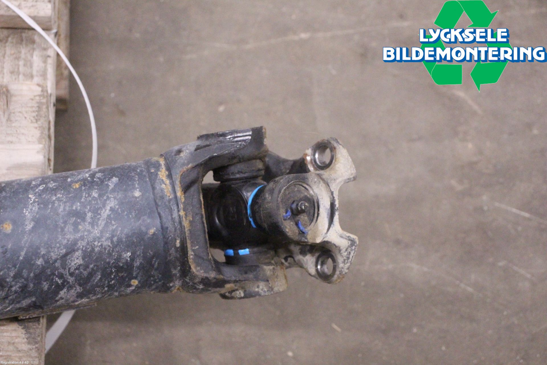 Toyota HILUX 16- Mellanaxel Komp