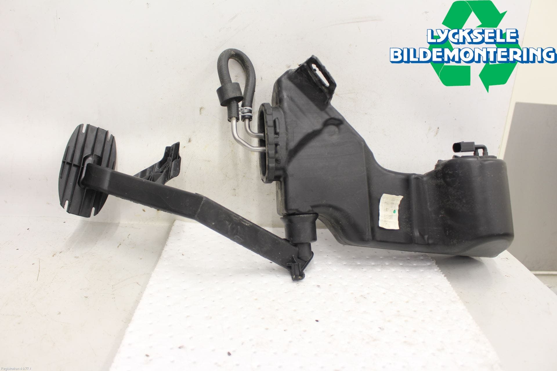 Mercedes-Benz MB C-KLASS (W205) 14-21 Spolartank Vindruta-Strål