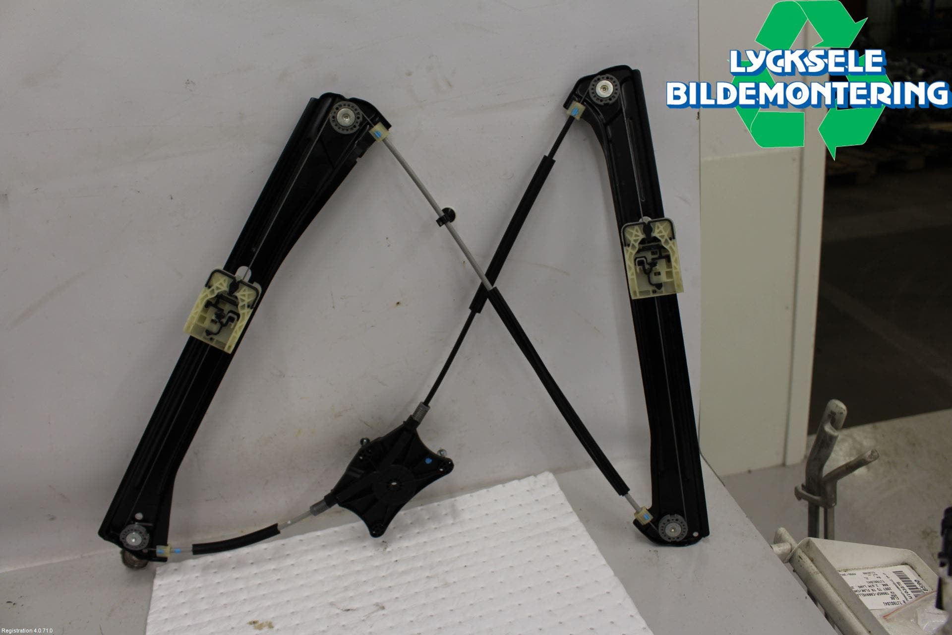 Seat TARRACO 19- Fönsterhissmekanism