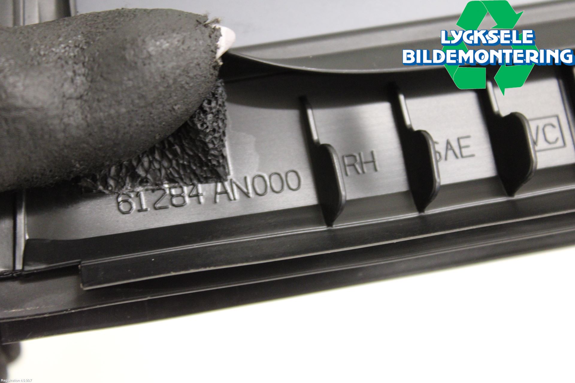 Subaru OUTBACK 21- Dörruta Fram Lilla Hö