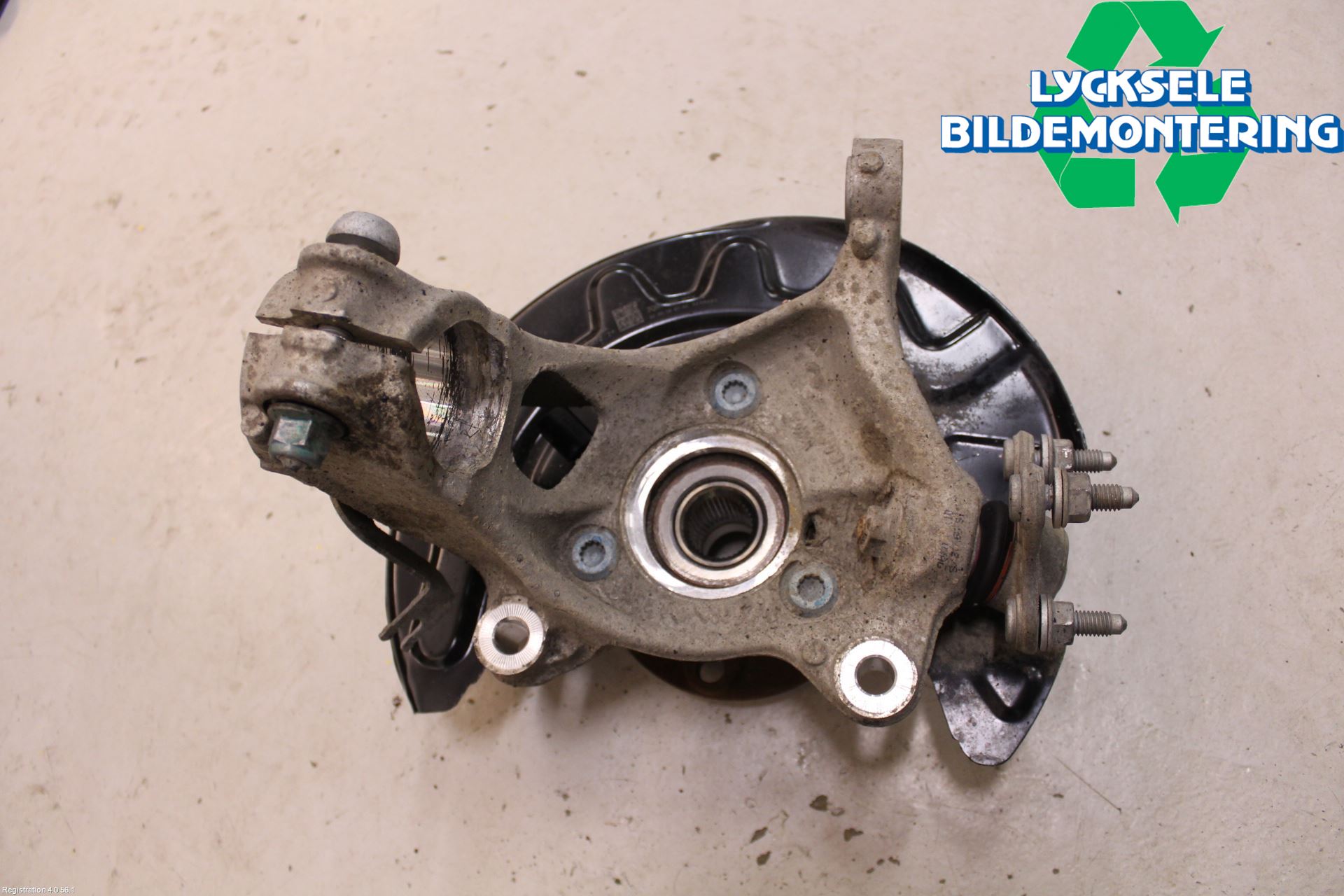 Volkswagen VW PASSAT 15-19 Styrspindel Lagerhus Hö