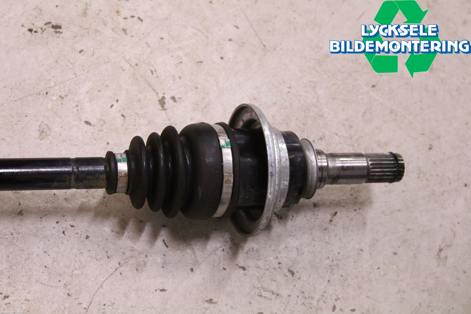 Mazda CX-5 17- Drivaxel Bak Höger