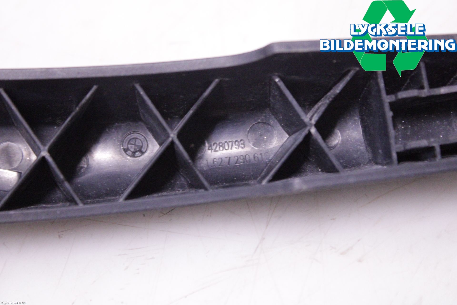 BMW 3 F30/F31/F80 12-19 Torkararm-Bakruta