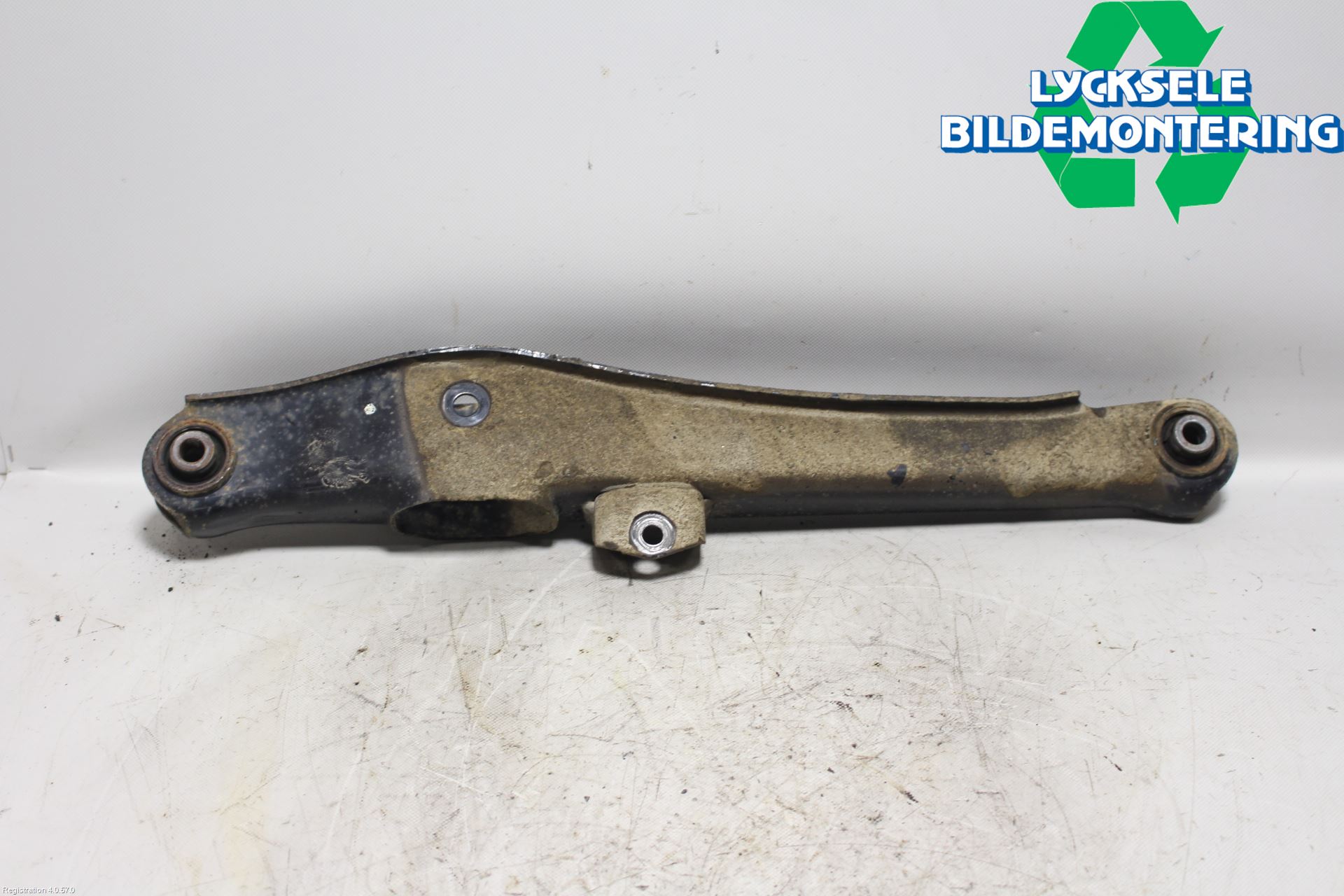 Mitsubishi OUTLANDER 13-21 Bärarm Bak Höger