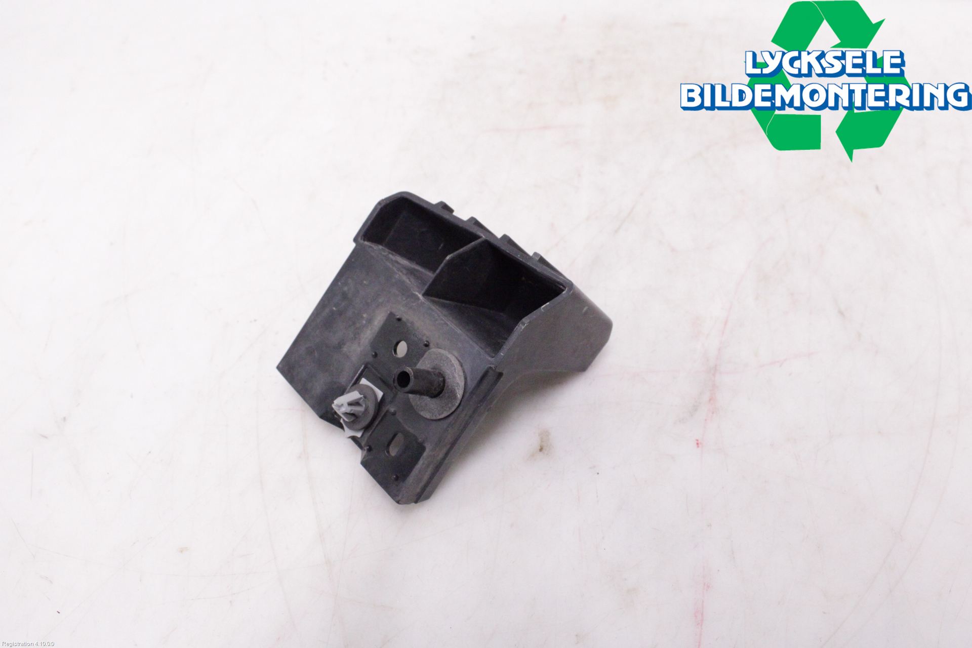 Ford KUGA 13-16 Stötfångarfäste Bak Hö