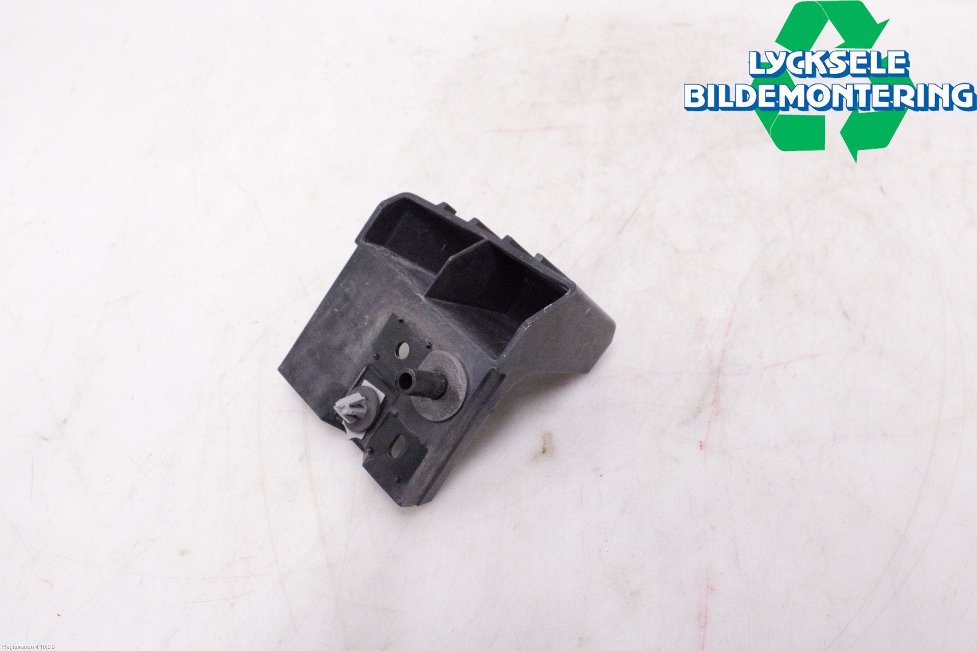 Ford KUGA 13-16 Stötfångarfäste Bak Hö