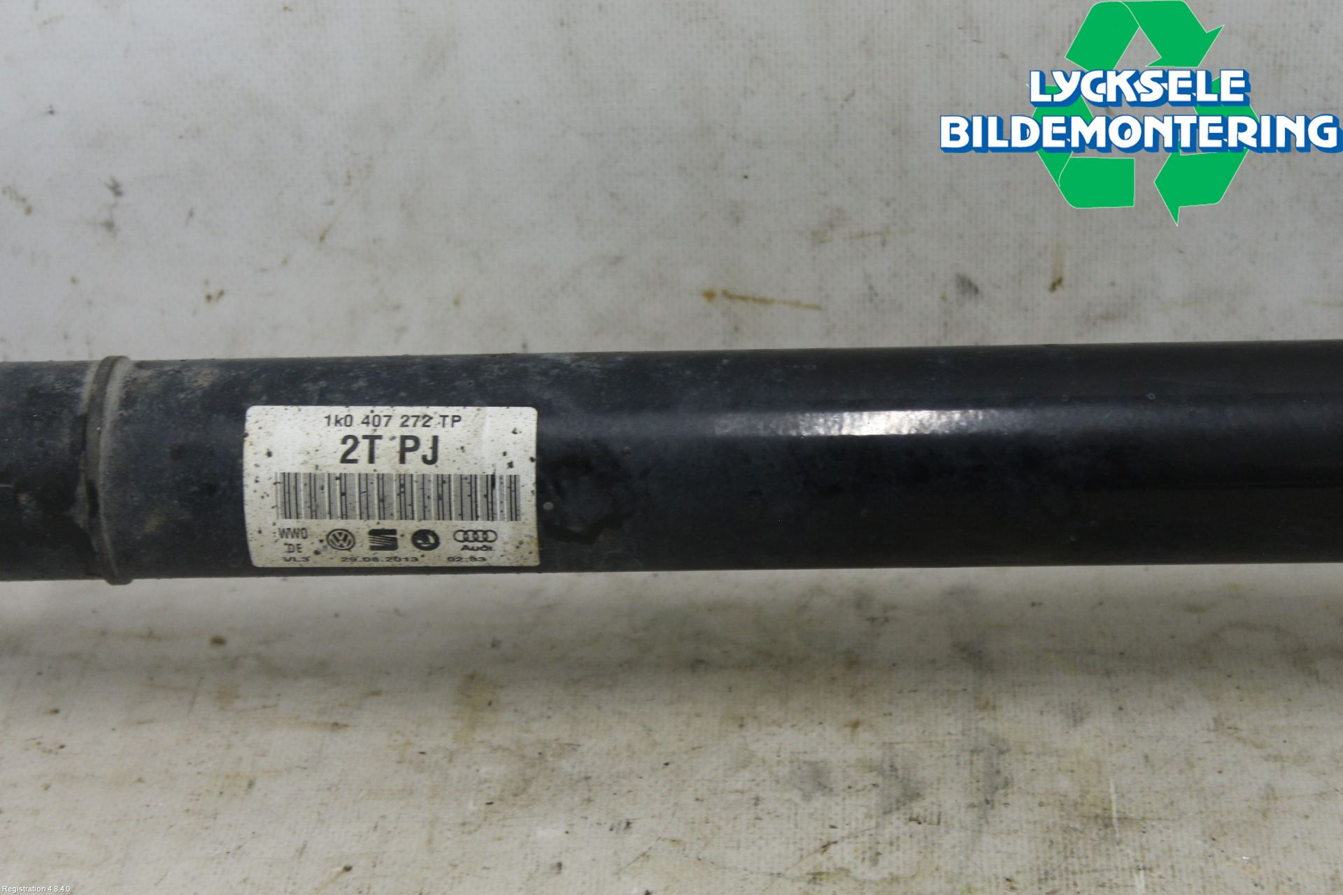 Volkswagen VW PASSAT 11-14 Drivaxel Fram Höger