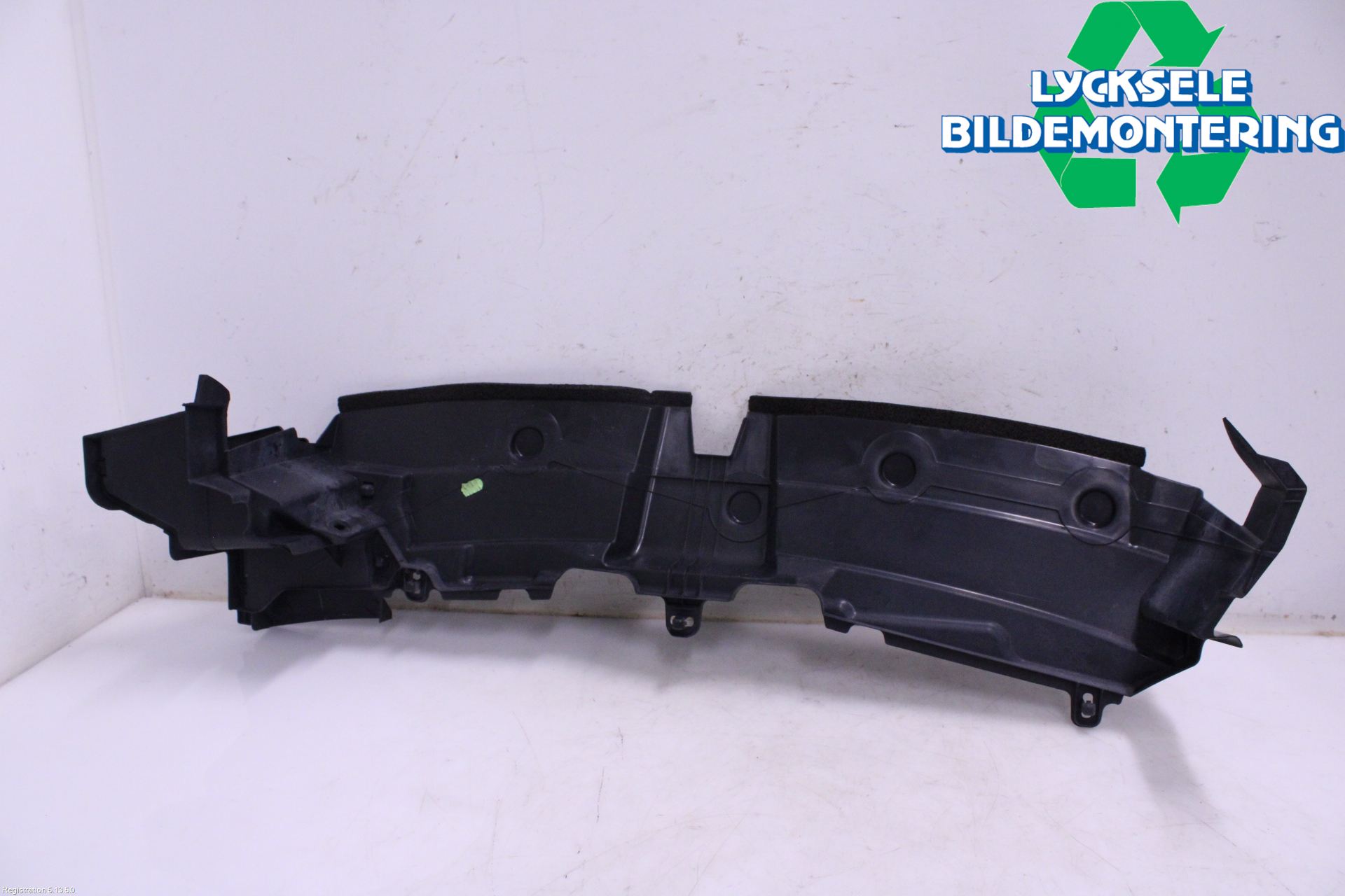 Toyota YARIS CROSS XP21 21- Deflektor Plåt-Plast Kylning