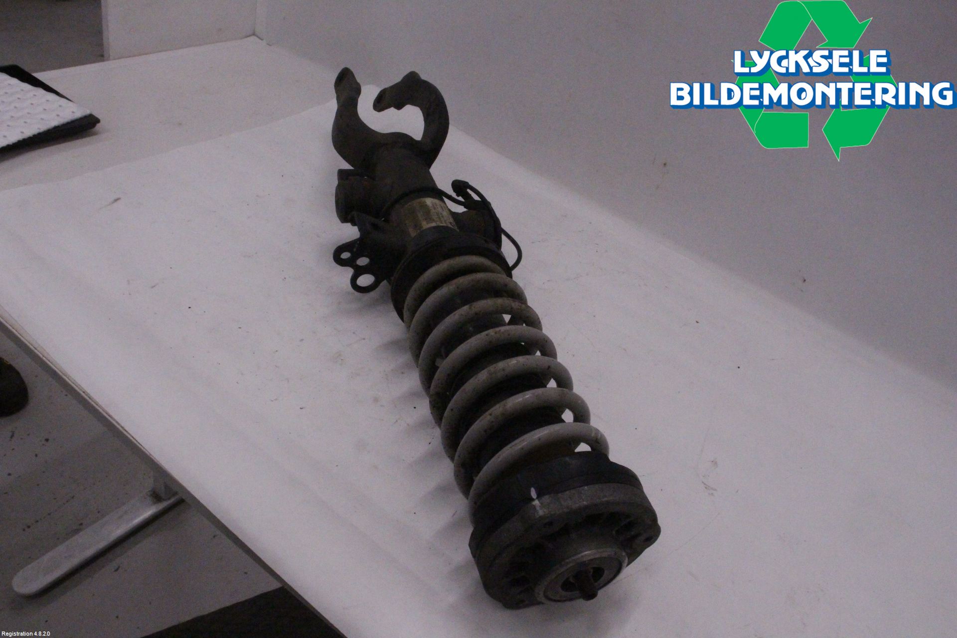 BMW 5 F10/F11/F18 09-17 Fjäderben Fram Vänster