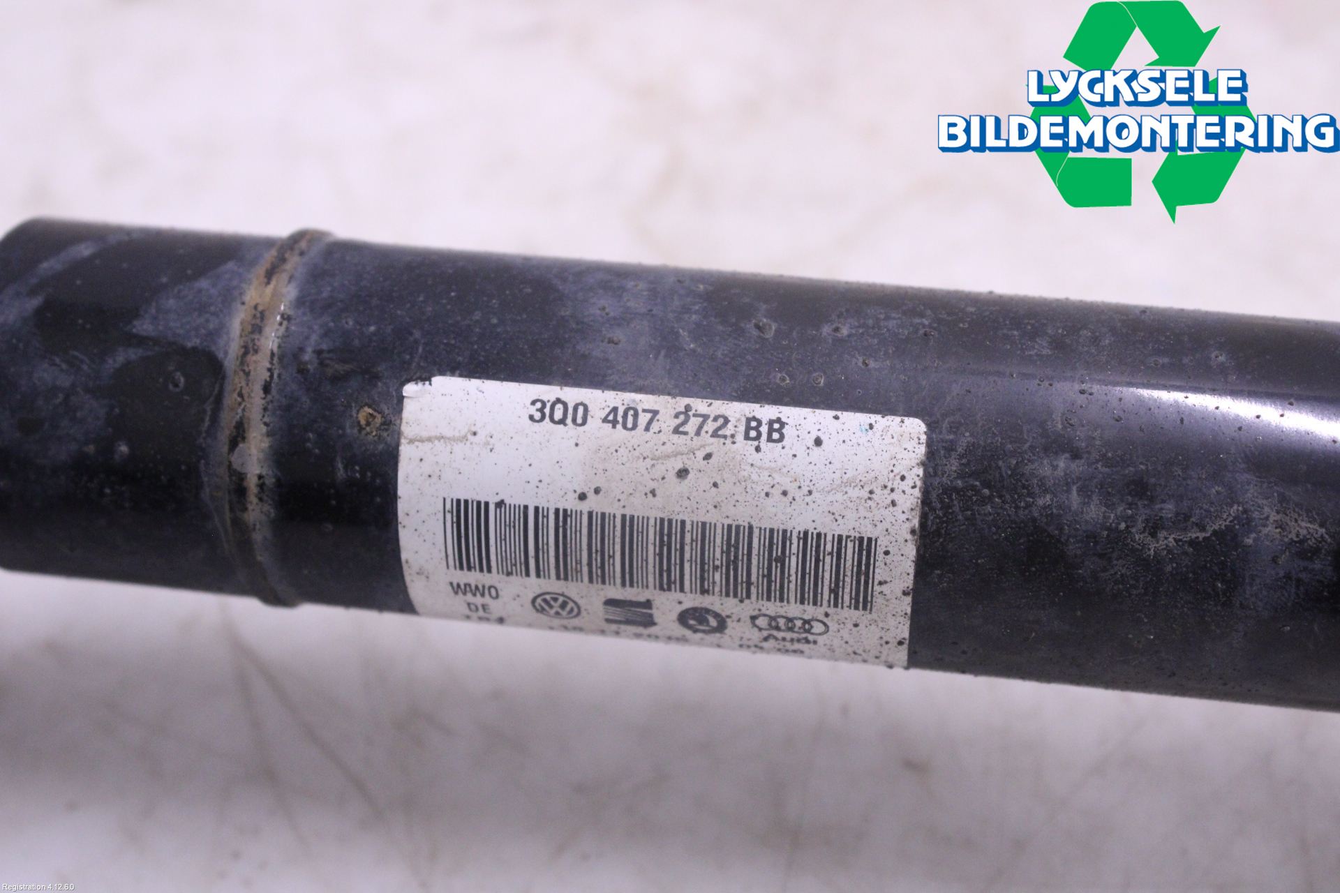 Volkswagen VW PASSAT 15-19 Drivaxel Fram Höger