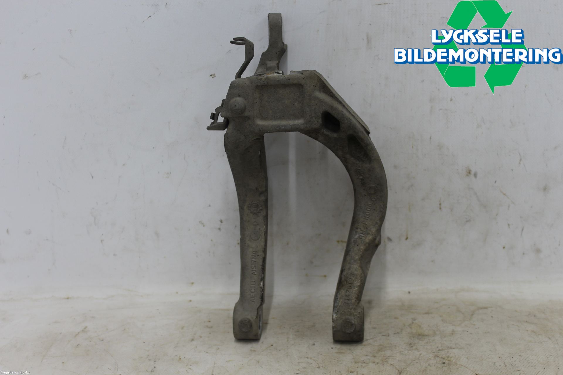 Volvo V60 19- Fjäderben Fram Höger