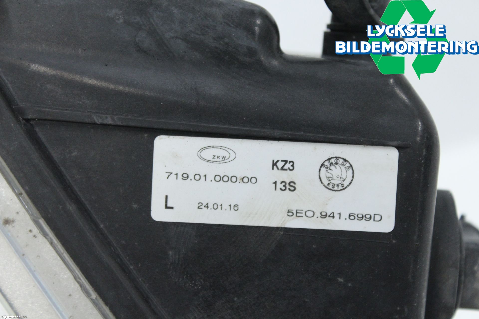 Skoda OCTAVIA (5E) 13-20 Dimljus-Varselljus Fram