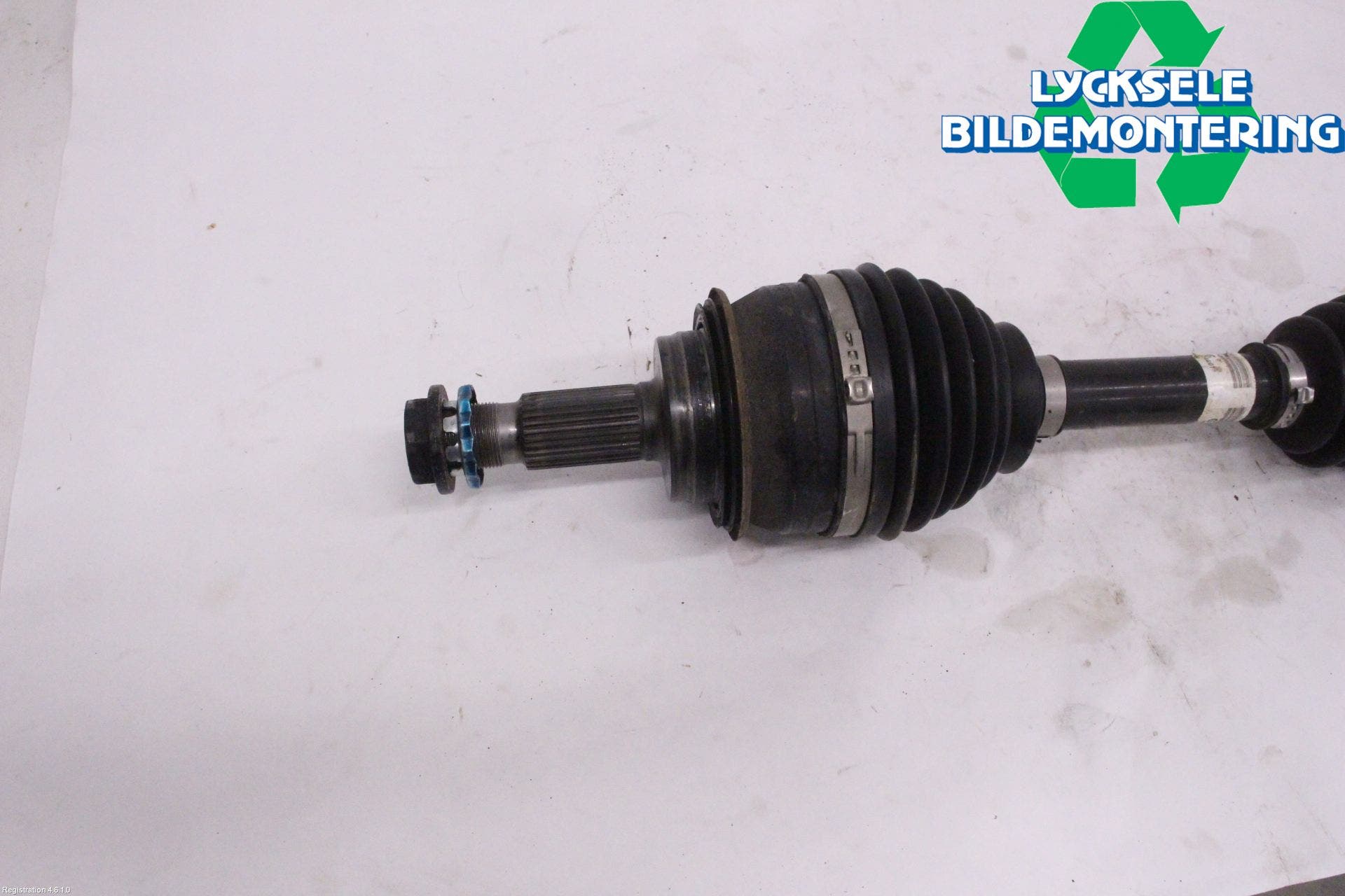 Toyota HILUX 16- Drivaxel Fram Höger