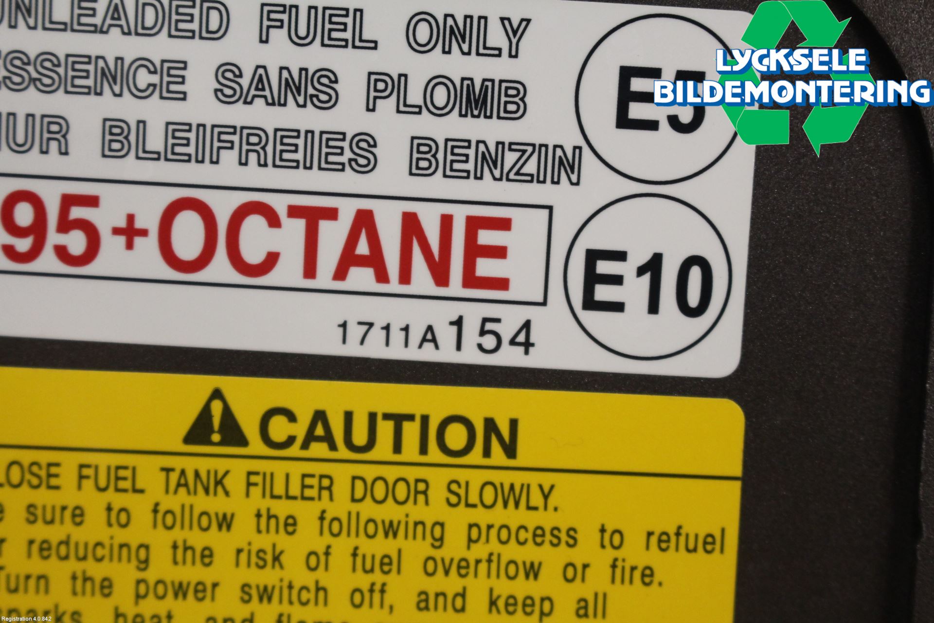 Mitsubishi OUTLANDER 13-21 Tanklucka