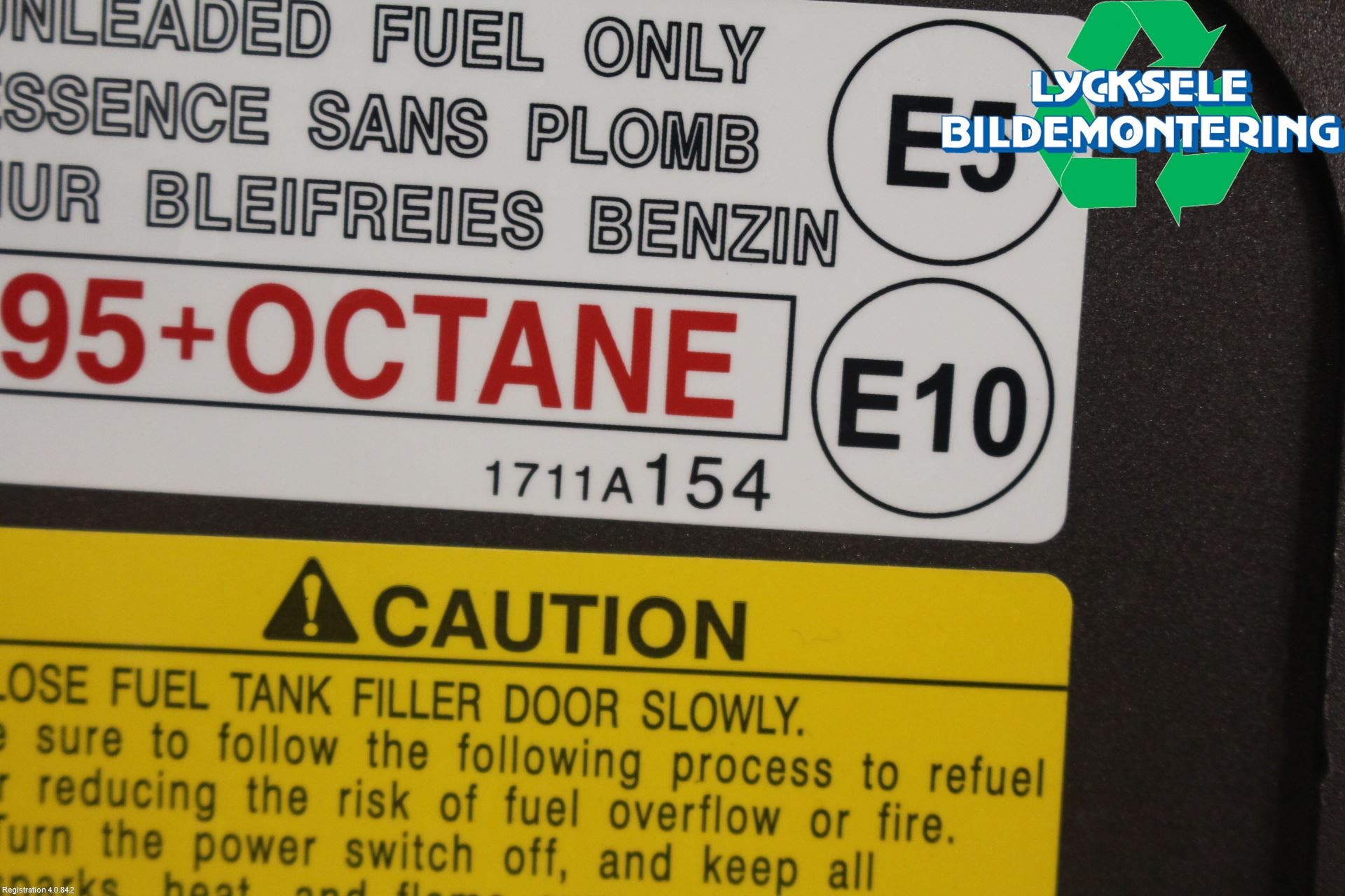 Mitsubishi OUTLANDER 13-21 Tanklucka