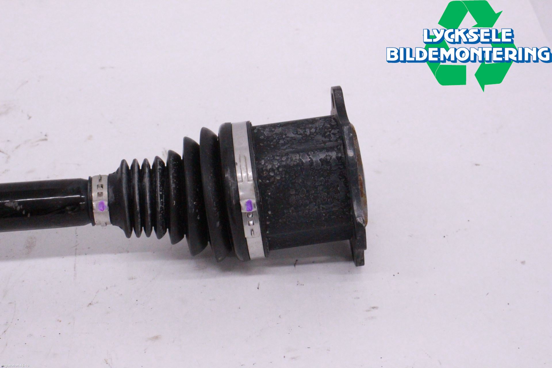 Audi A4/S4 B9 20- Drivaxel Fram Höger