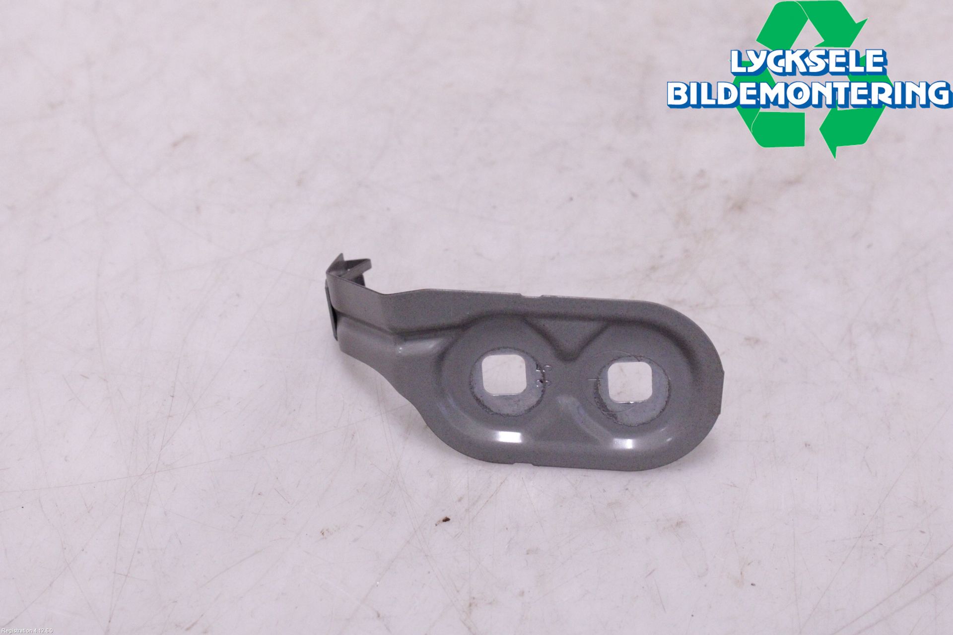 BMW 5 F10/F11/F18 09-17 Skärmfäste Fram Hö