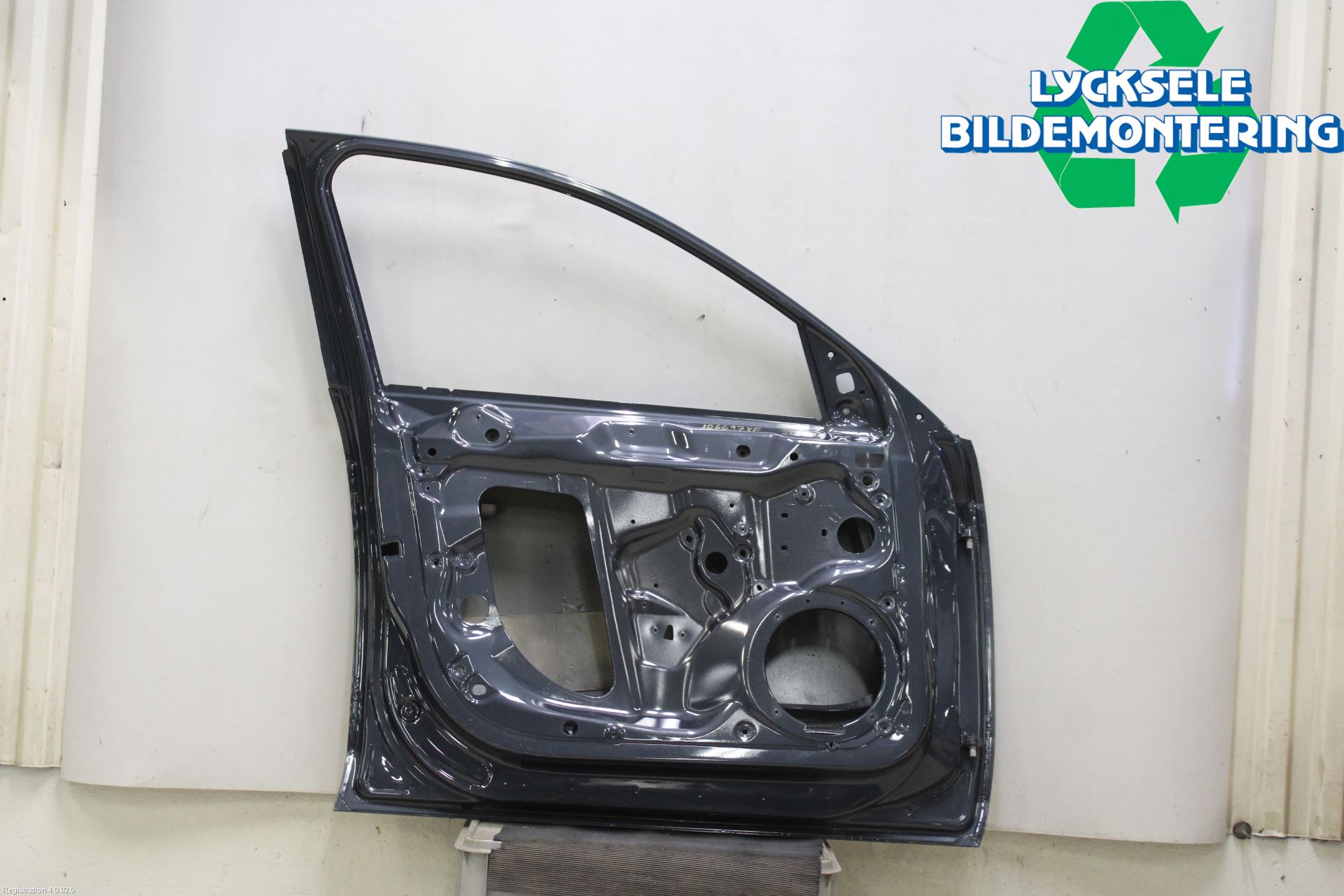 Audi A4 ALLROAD 09-16 Dörr Fram Vänster