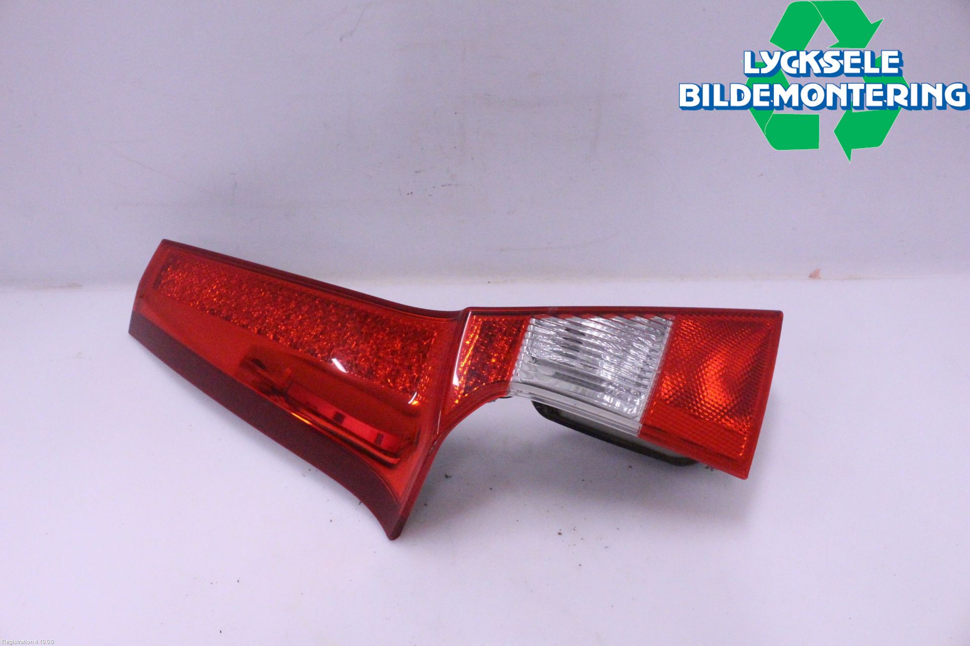 Volvo XC70 08-13 Bakljus Lucka Vä