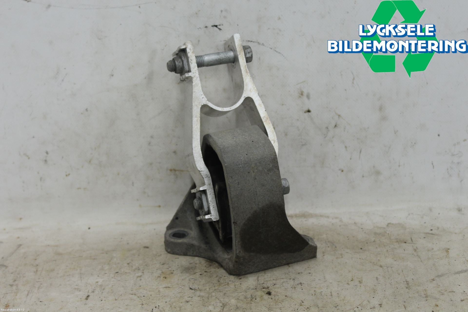 Volvo V90 17->> Motorfäste