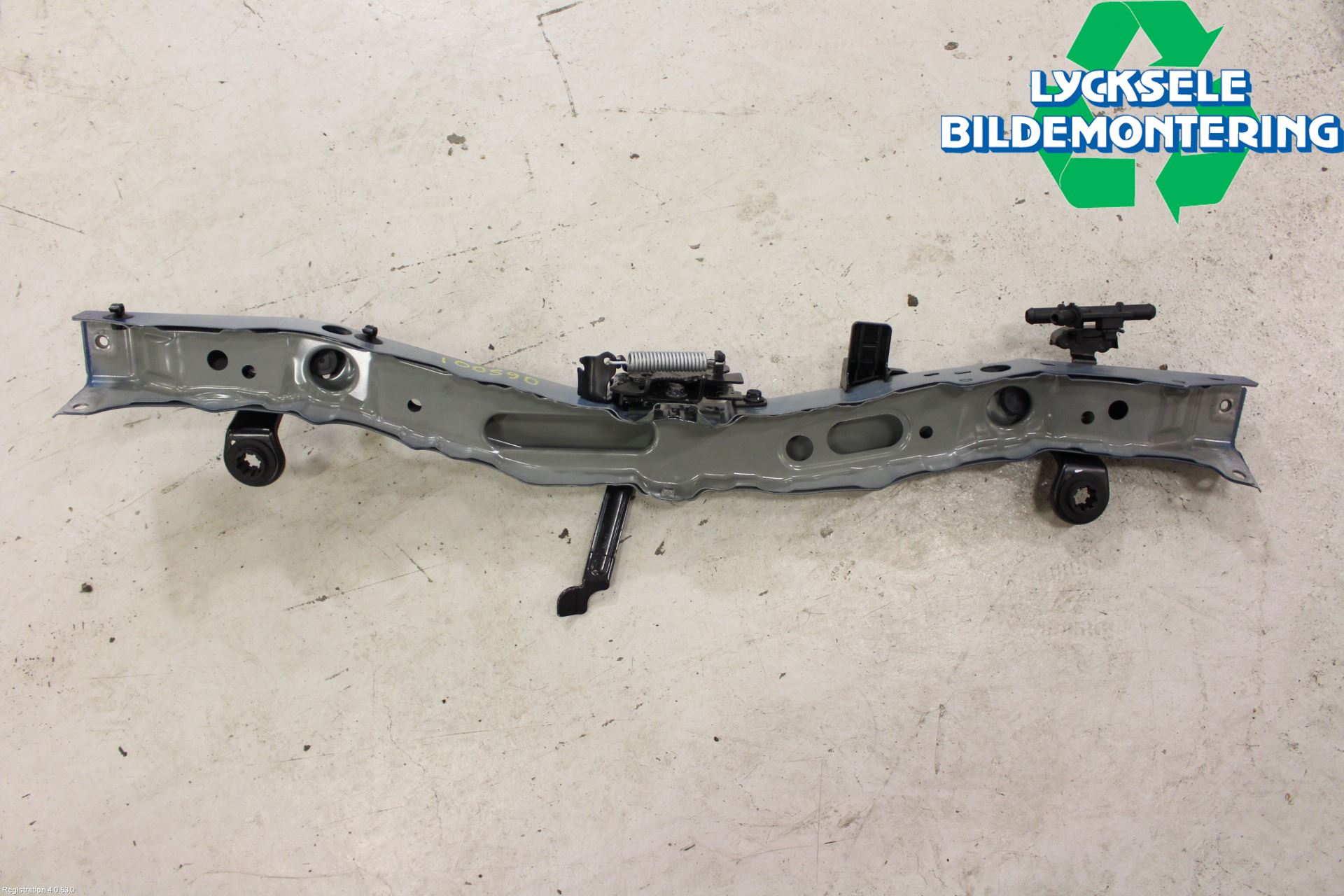 Toyota AURIS 13-19 Front Huvlåsplåt-Balk