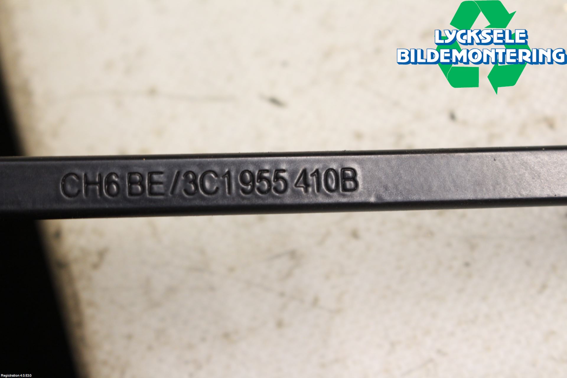 Volkswagen VW PASSAT 11-14 Torkararm Armar Vindruta