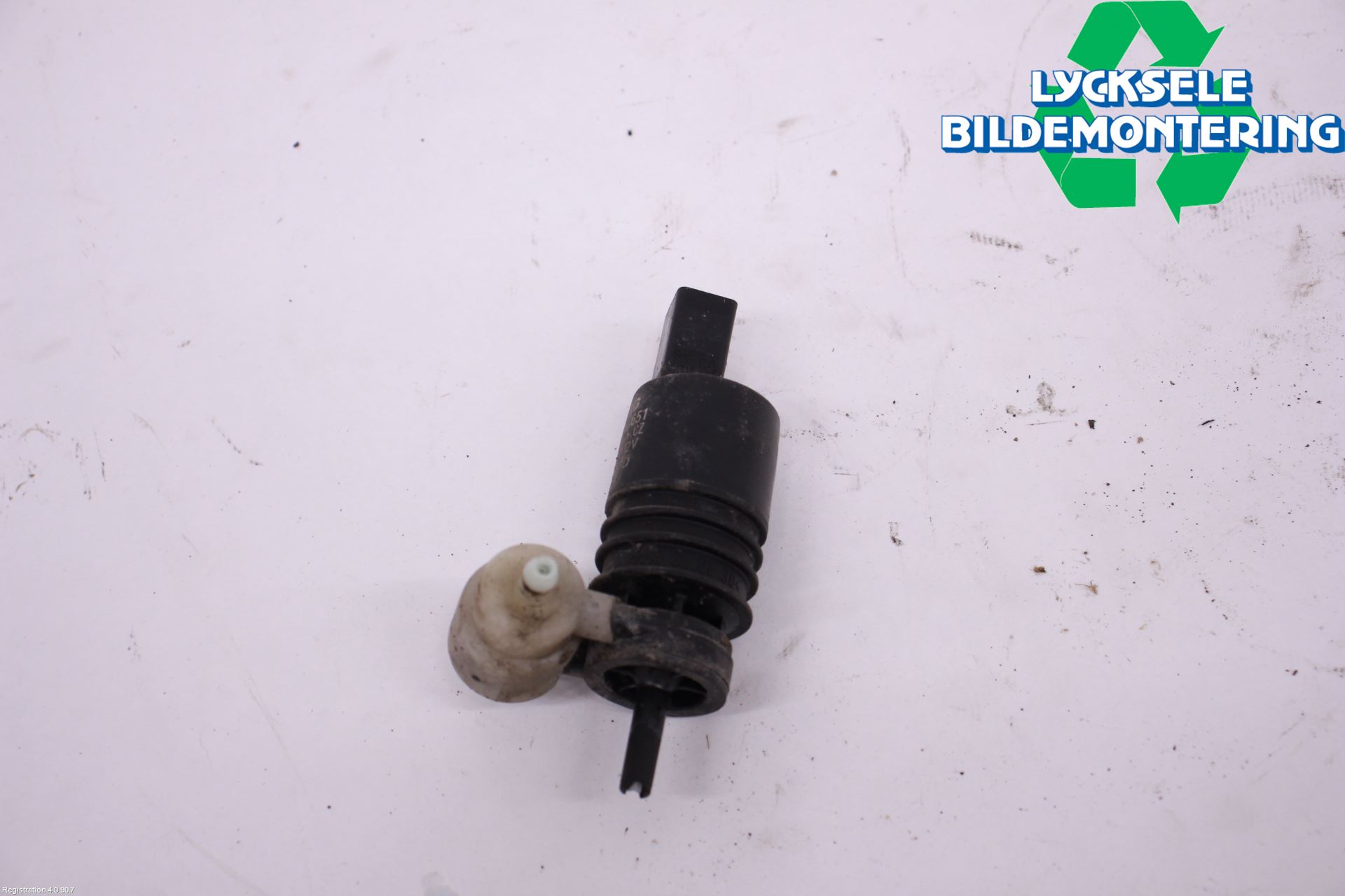 Volkswagen VW CADDY 11-15 Spolarpump Vindruta