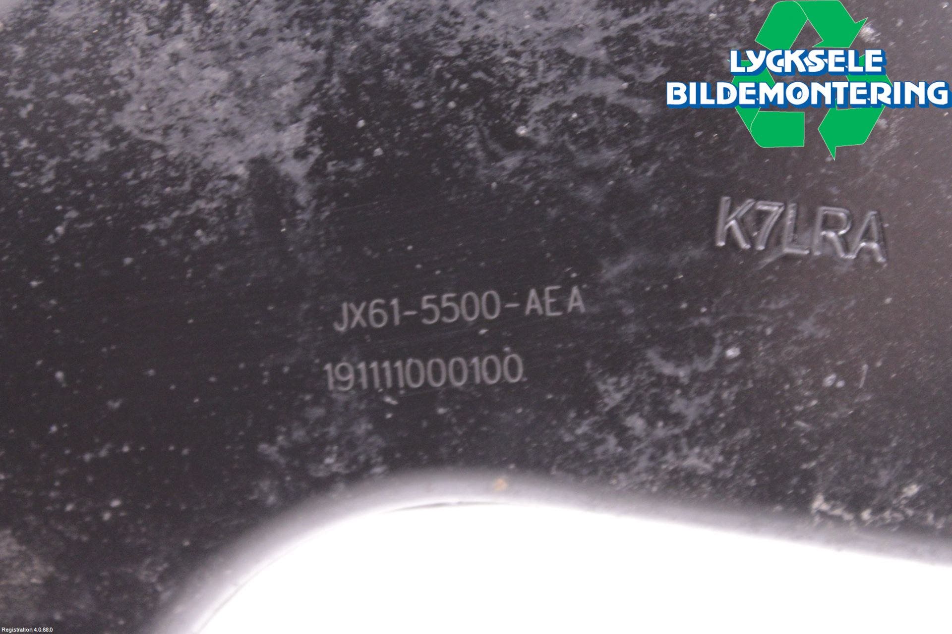 Ford FOCUS 19- Bärarm Bak Övre Höger