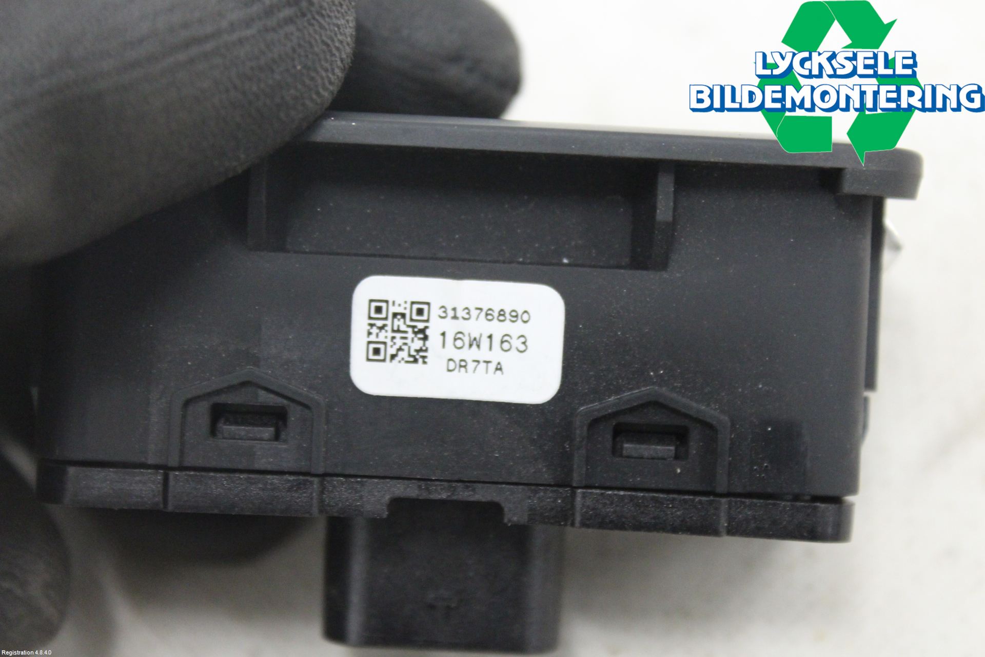 Volvo V90 17->> Strömställare Baklucka