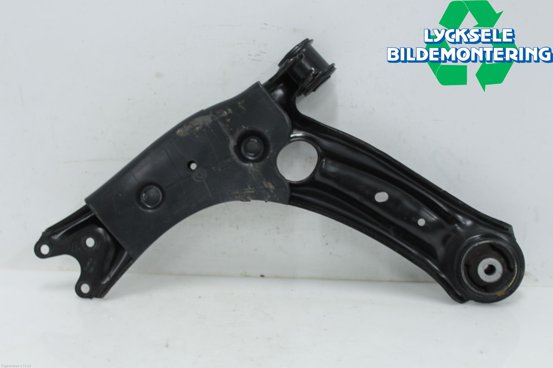 Volkswagen VW PASSAT 24- Bärarm Fram Undre Hö