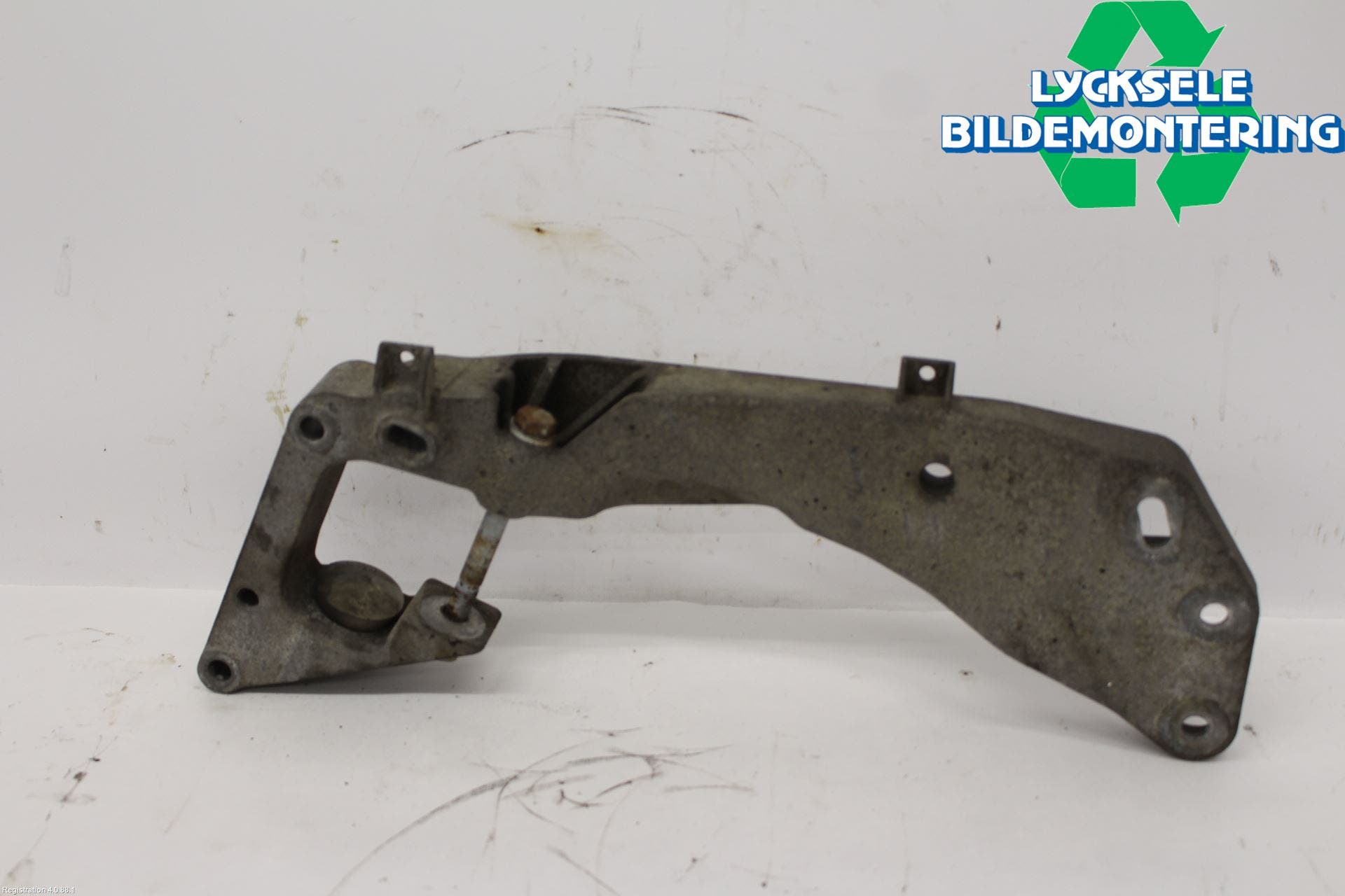 BMW 5 E60/61 Sed/Tou 02-10 Växellådsbalk