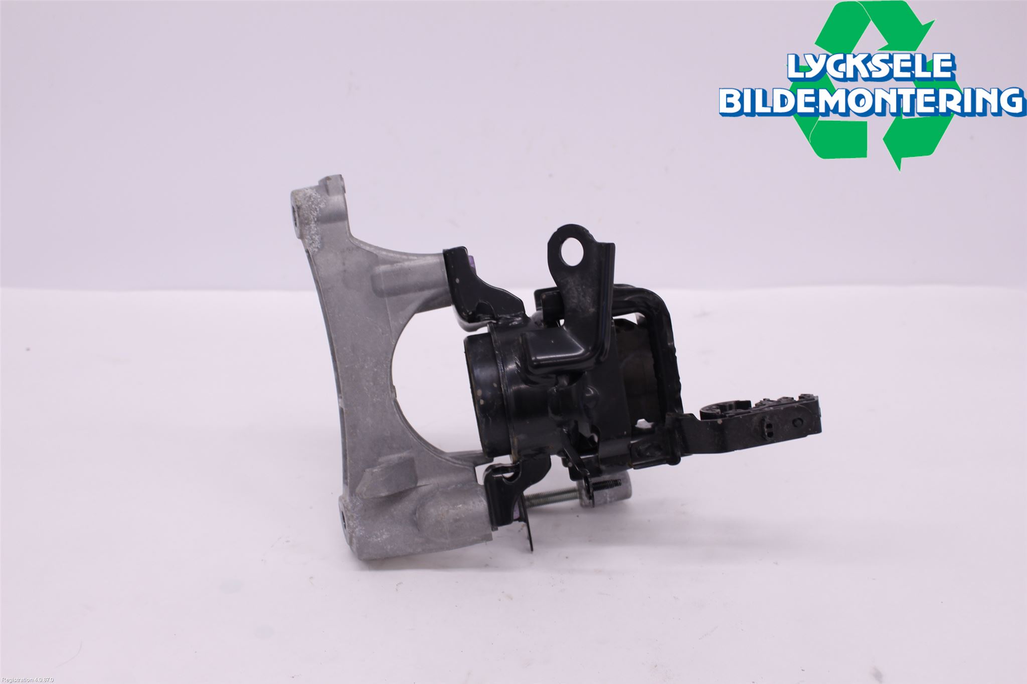 Toyota RAV4 19- Motorfäste