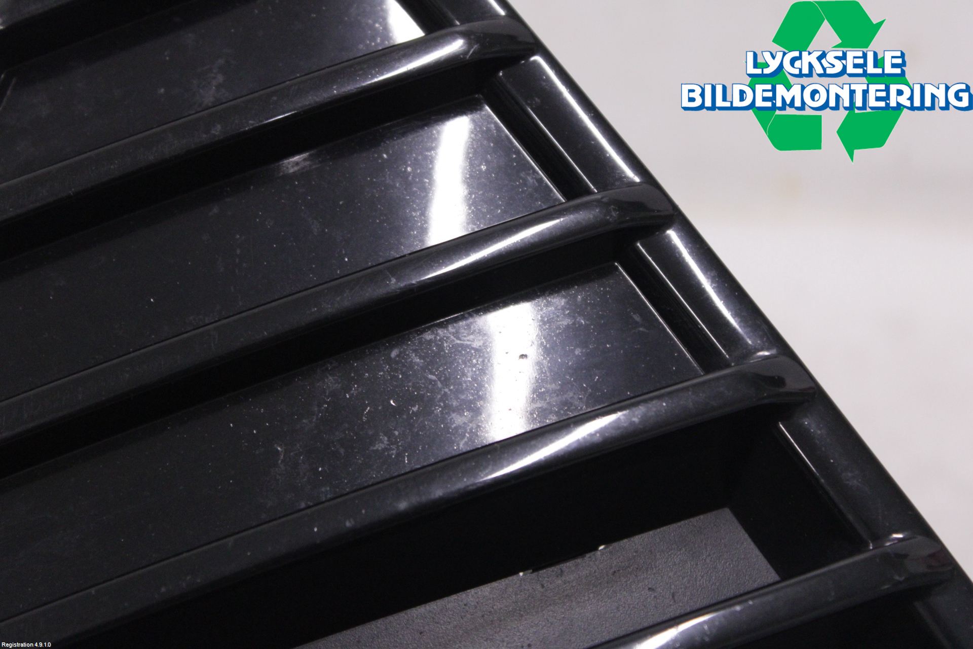 Ford FOCUS 11-14 Grilldel Höger