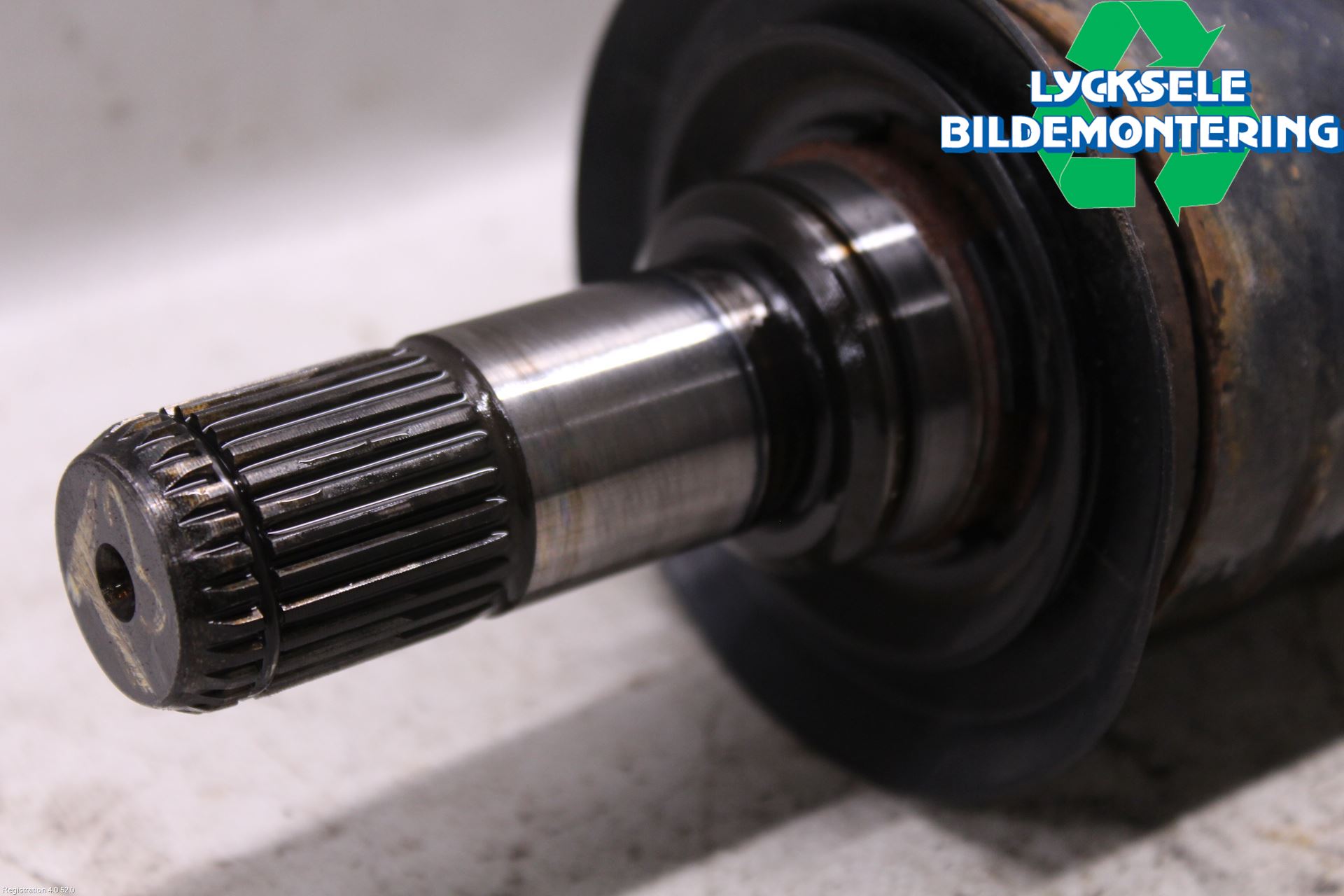 BMW 1 F20/F21 11-19 Drivaxel Bak Vänster