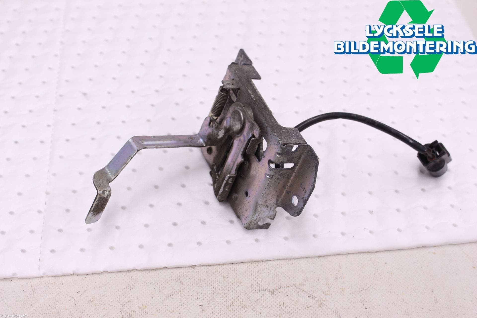 Mitsubishi OUTLANDER 13-21 Huvlås