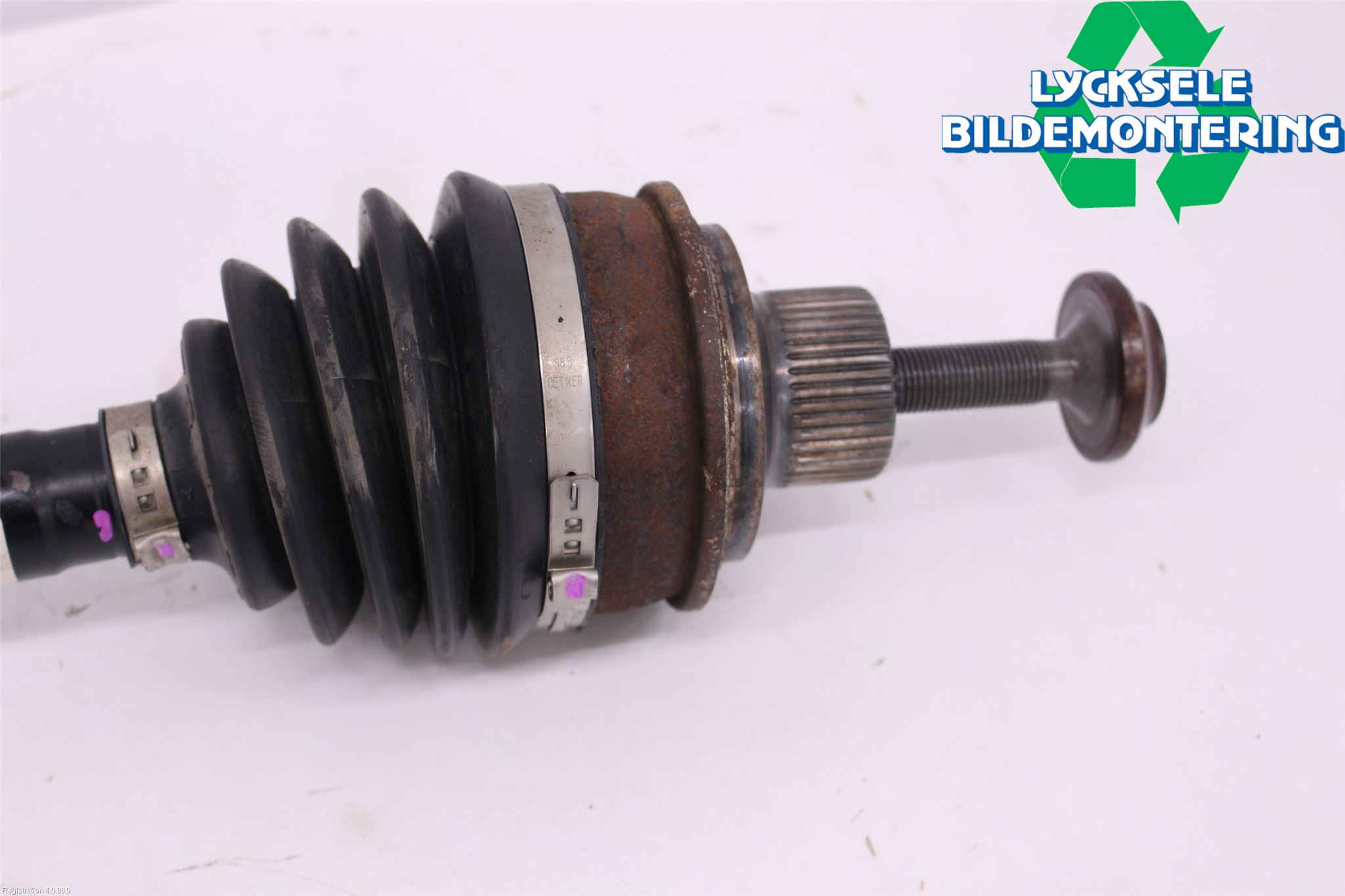 Audi A4 ALLROAD 17- Drivaxel Fram Höger