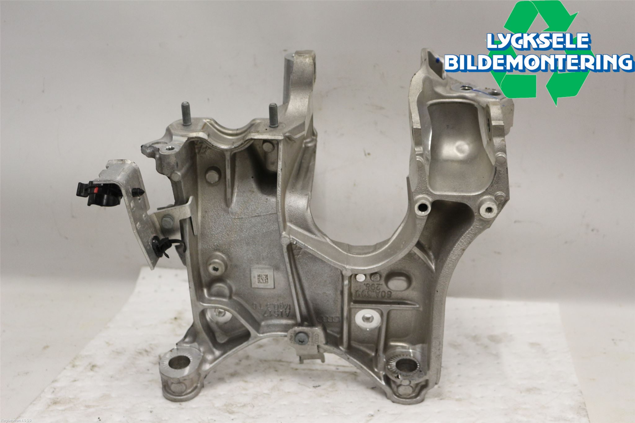 Audi A6 F2/C8 19- Framvagnsbalk