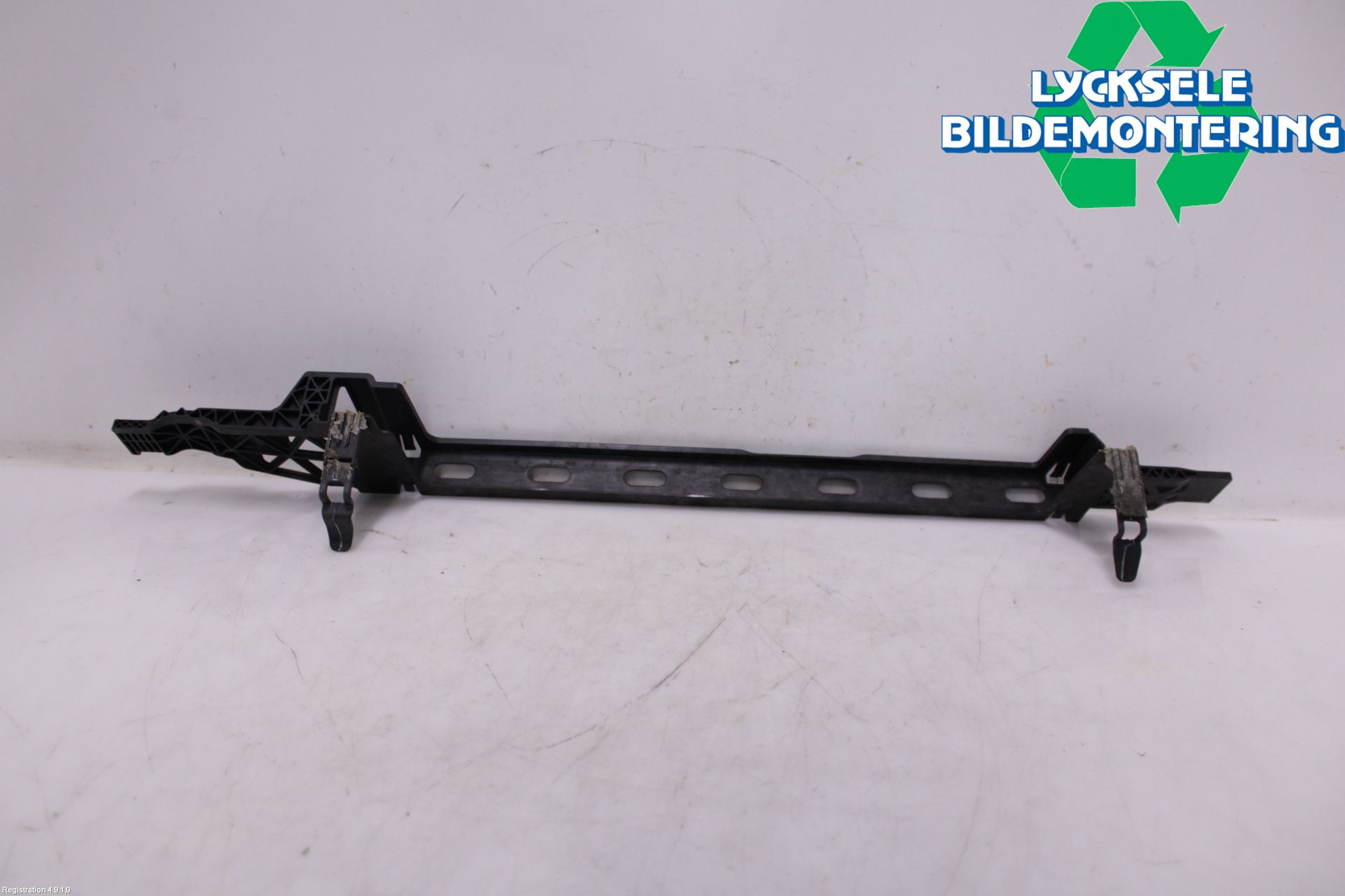 Ford KUGA 13-16 Kylarfäste-Ram-Balk