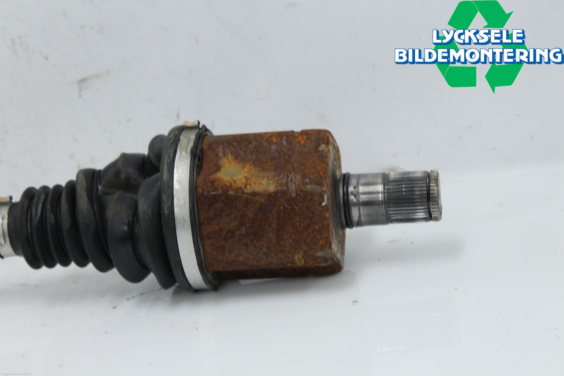 Volkswagen VW CRAFTER II / E-CRAFTER 17- Drivaxel Fram Vänster