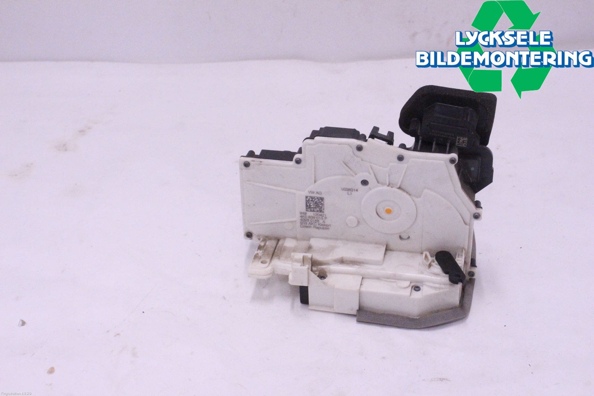 Audi A6 F2/C8 19- Låskista-Dörrlås