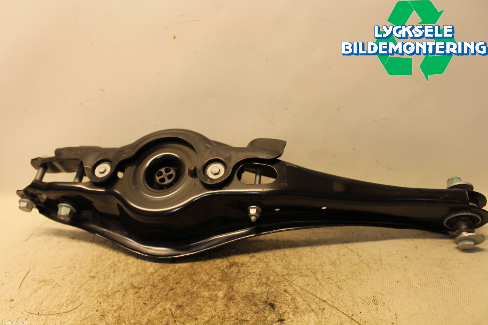 Volkswagen VW TIGUAN 16-24 Bärarm Bak Höger
