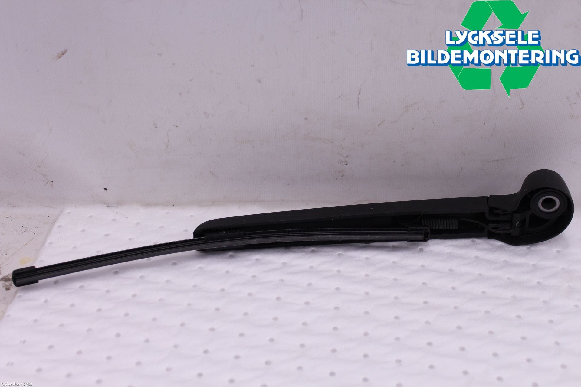 Audi A1 19- Torkararm-Bakruta