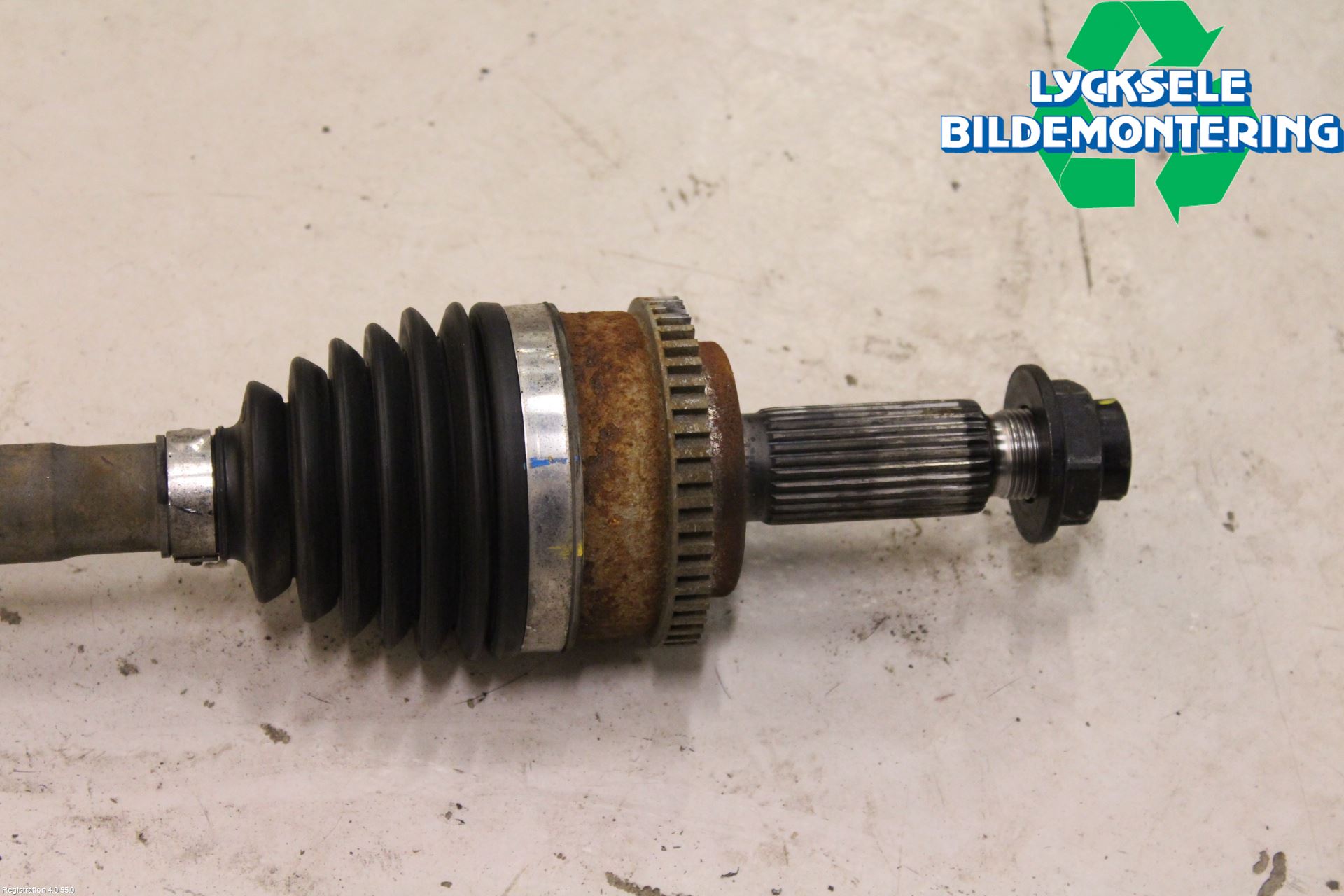 Kia VENGA 10-19 Drivaxel Fram Höger