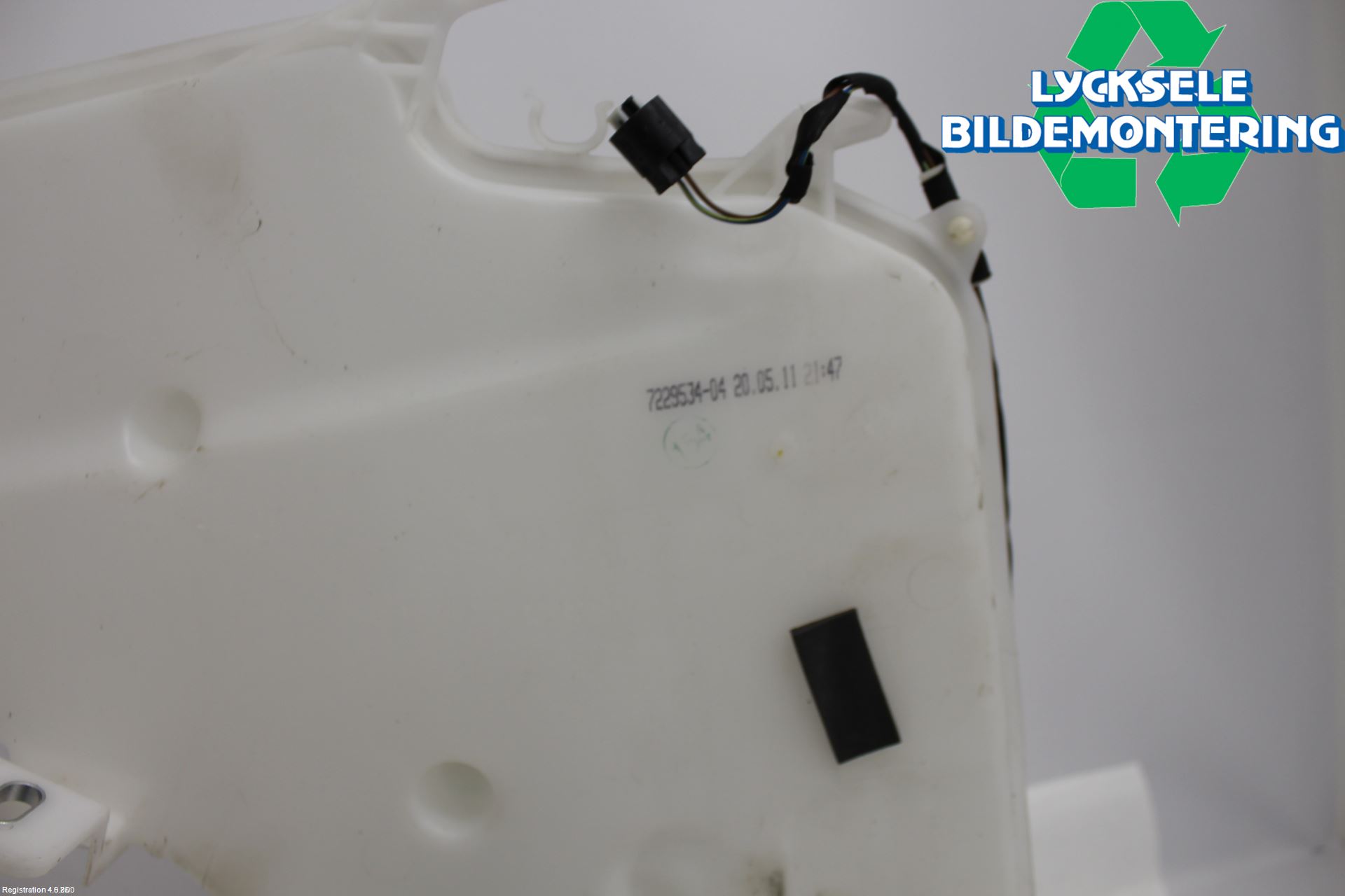 BMW 1 E87/81 5D/3D 03-11 Spolartank Vindruta-Strål