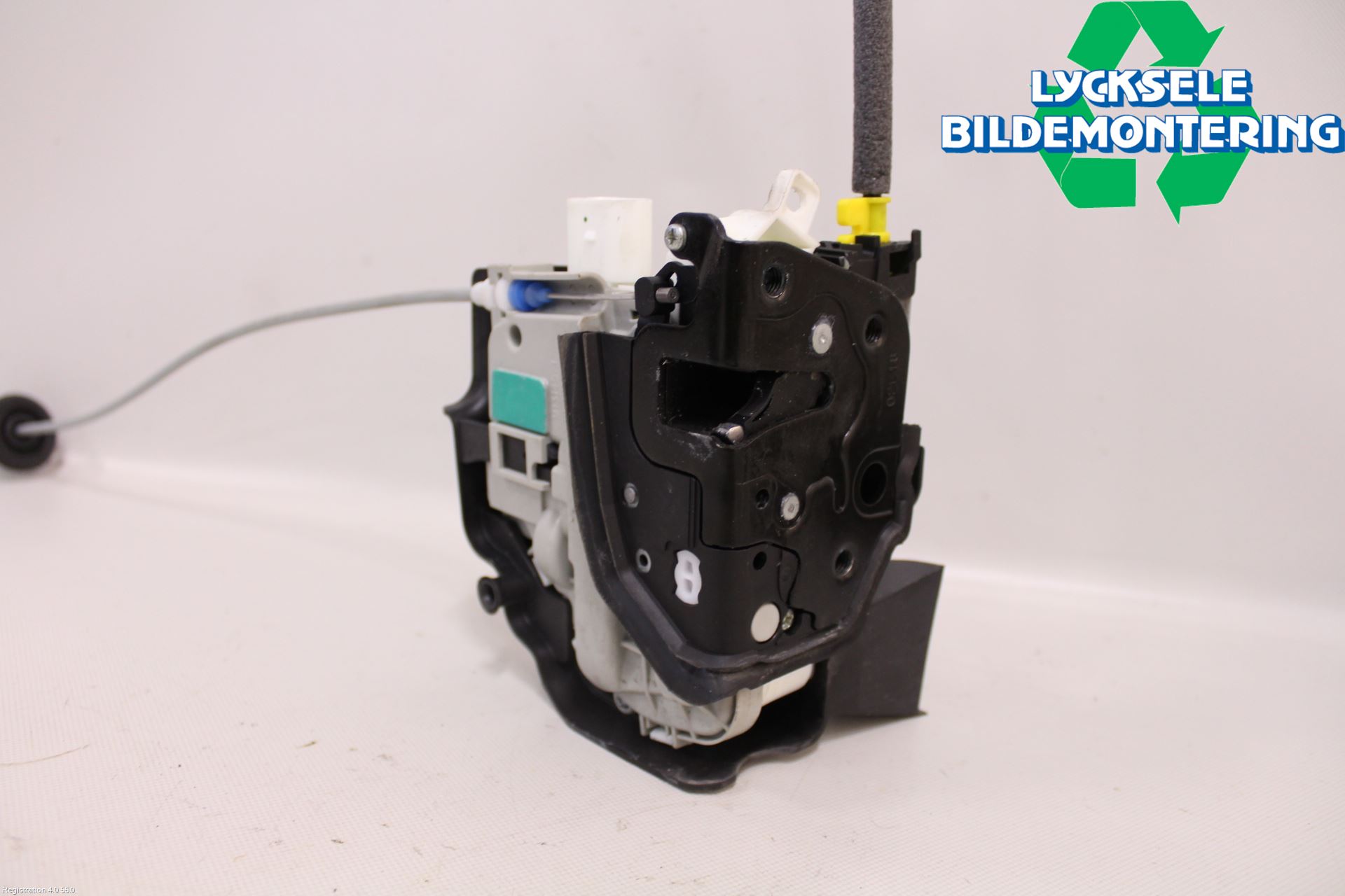 Audi A4/S4 B9 16-19 Låskista-Dörrlås